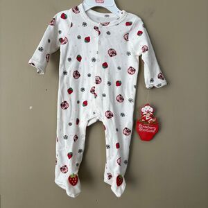 Strawberry Shortcake Baby Girl Button Sleeper White Red Strawberry PJ 3M NWT